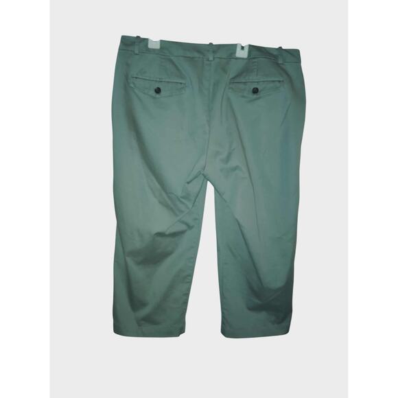 Dockers Women's Olive Green Khaki Capri Pants Size 12 - Picture 3 of 3